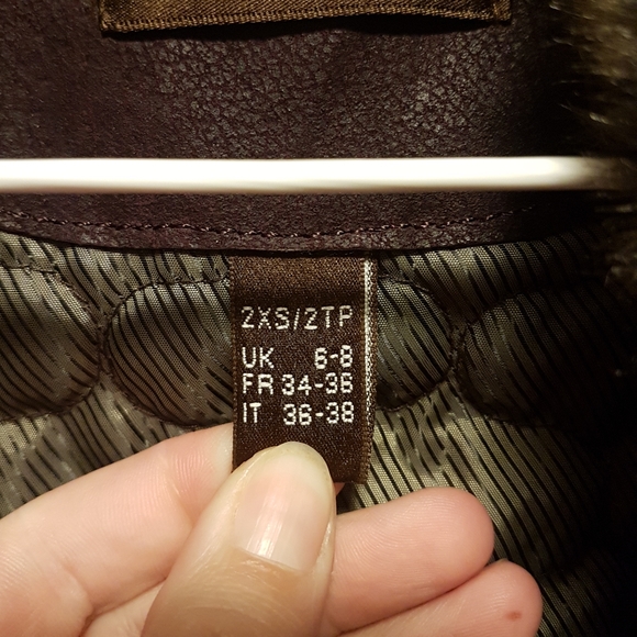 Lightly Insulated Danier Leather Jacket - Picture 3 of 5